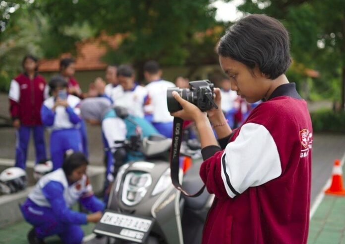 lead ini